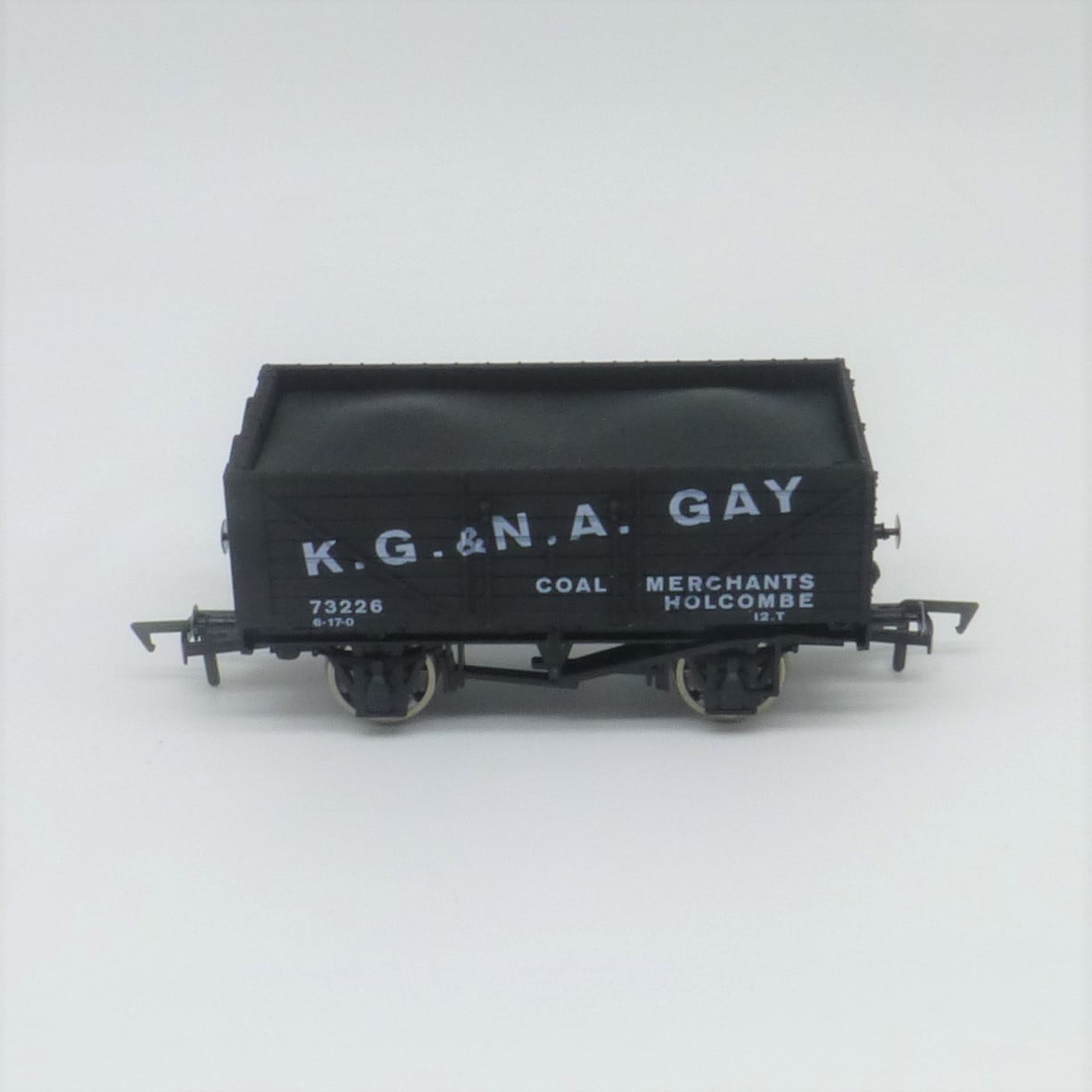K.G-N.A-Gay-b-1.jpg
